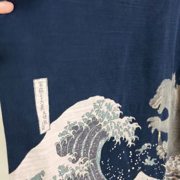 Godzilla Wave T-Shirt Toho Mens L Blue Short Sleeve Heavy Cotton Ukiyo-e - Picture 6 of 10